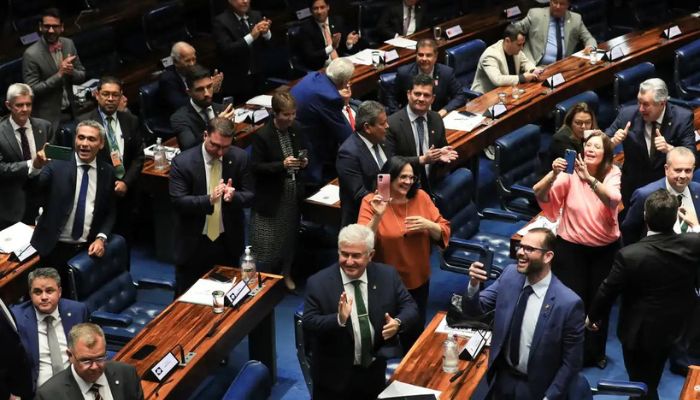 Senado aprova PEC que limita decisões individuais de ministros do STF